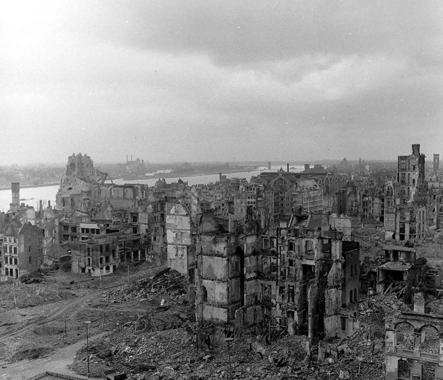 Kriegsenden in Köln Leben in Trümmern